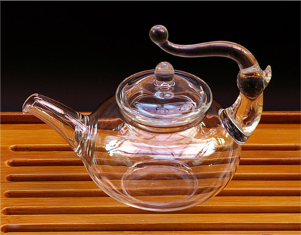 衝撃特価 茶葉の様子が楽しめる耐熱ガラスの茶壺 急須 200mlと十分な容量です 中国茶器 玻璃水平壺 200ml 耐熱ガラスの茶壺 ティーポット konfido-project.eu